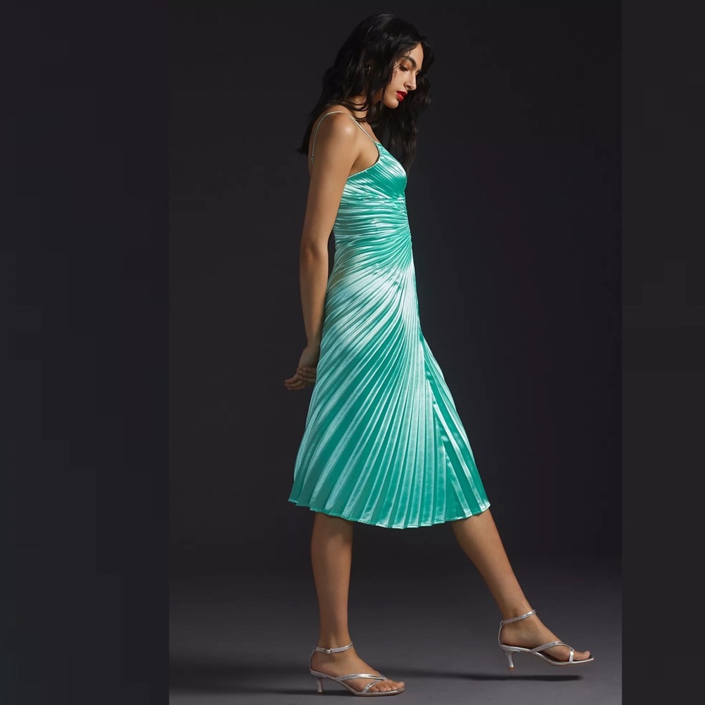 Anthropologie Delfi V-Neck Pleated Midi Dress
